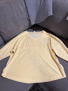 PINK Victoria's Secret Pale Yellow V-Neck Pullover
